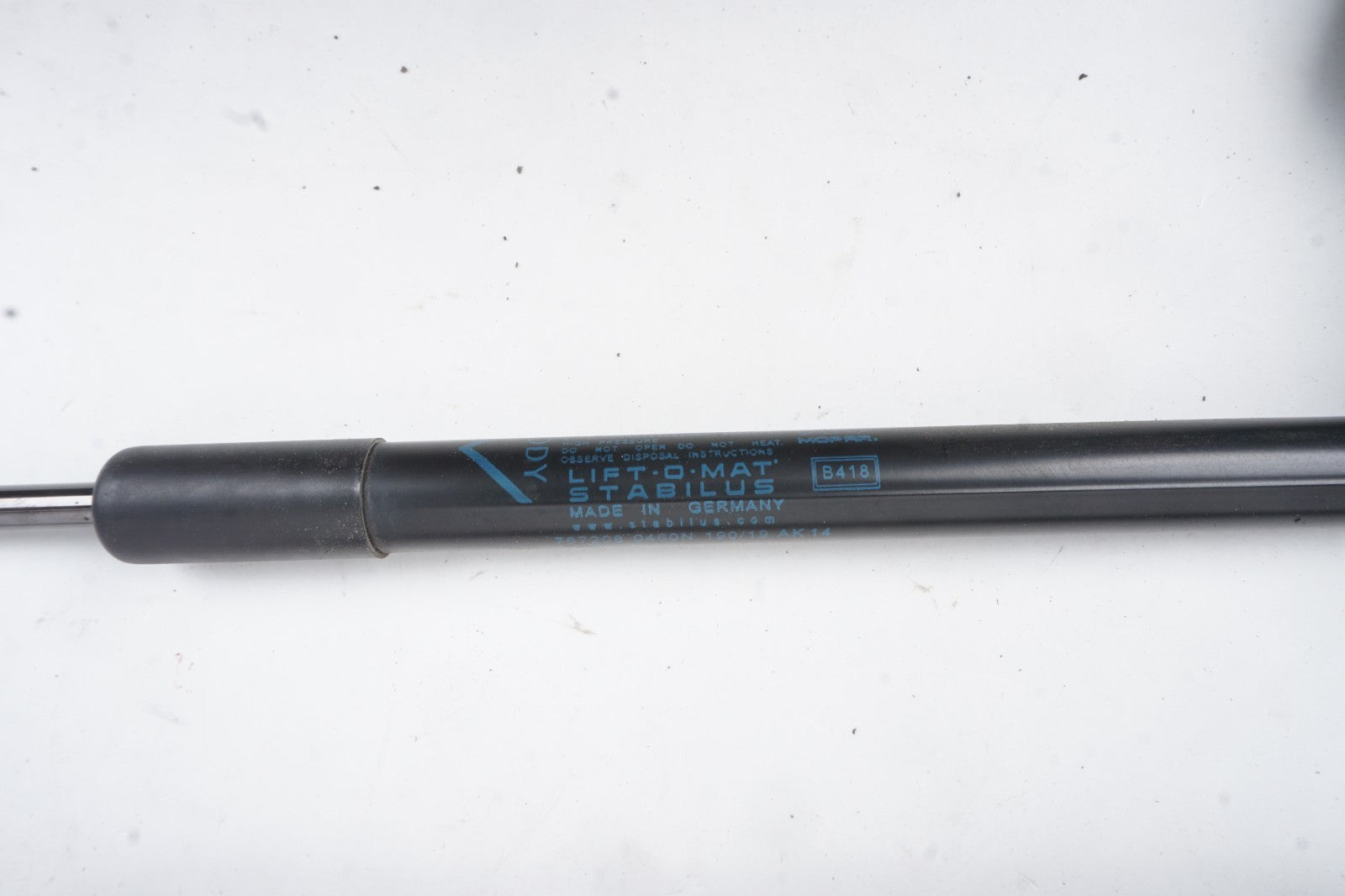 2015-2023 Jeep Renegade Liftgate Lift Cylinder Strut  Left & Right OEM