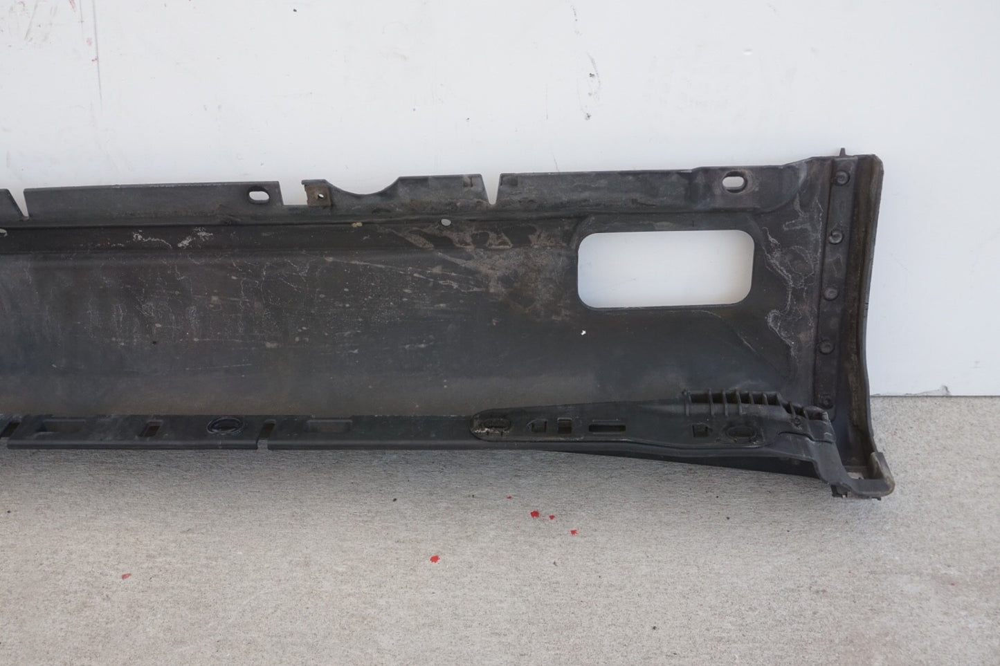 2011 - 2018 PORSCHE CAYENNE LEFT DRIVER SIDE SKIRT ROCKER PANEL MOLDING OEM