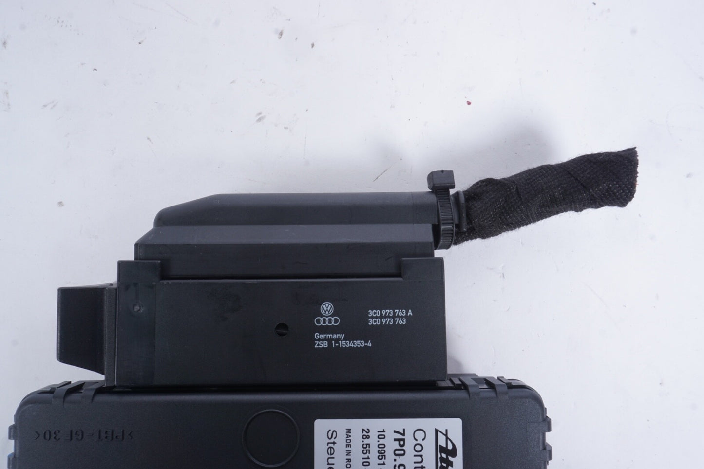 2011-2018 PORSCHE CAYENNE 958 ELECTRIC PARKING BRAKE CONTROL MODULE 7P0907801C