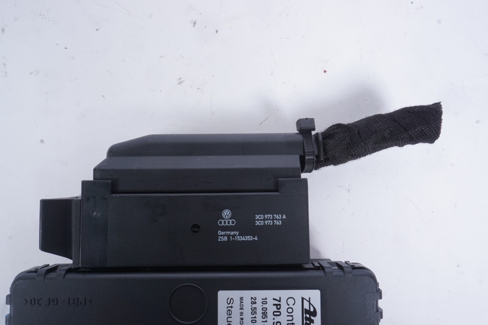 2011-2018 PORSCHE CAYENNE 958 ELECTRIC PARKING BRAKE CONTROL MODULE 7P0907801C