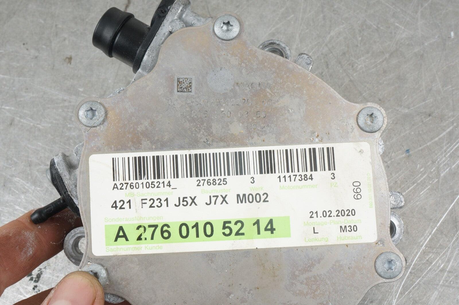 2017-2020 Mercedes Benz SL550 R231 2760105214 VACUUM PUMP