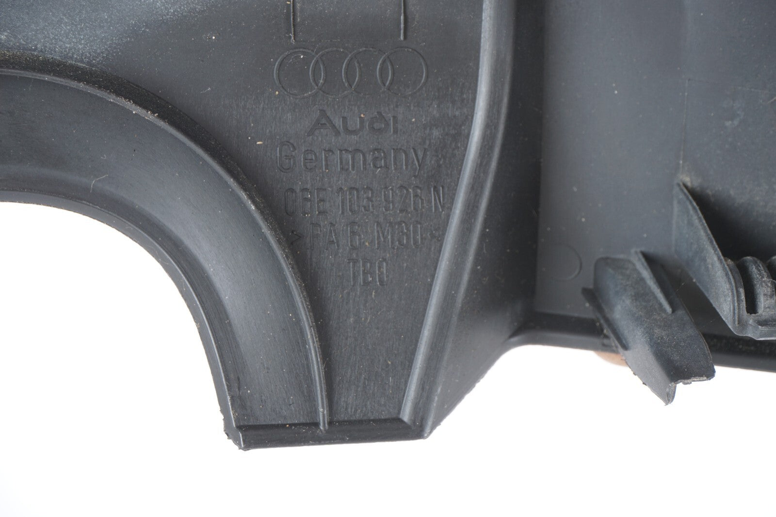 2012-2017 AUDI A6 A7 A8 Q5 Q7 S4 S5 3.0L REAR ENGINE COVER 06E103926N OEM