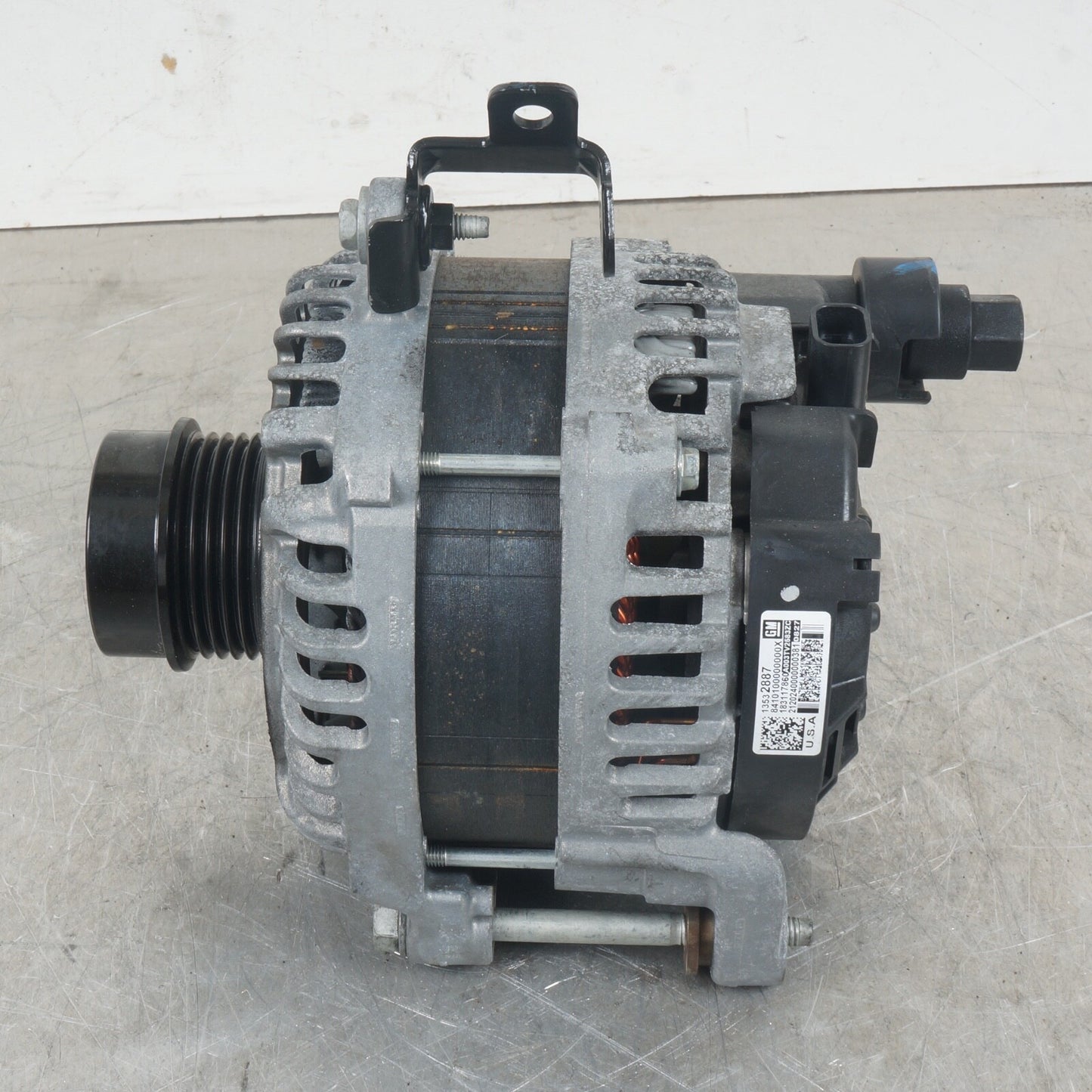 2020 - 2021 CADILLAC CT4 CT5 2.0L ENGINE ALTERNATOR GENERATOR OEM 11K MILES