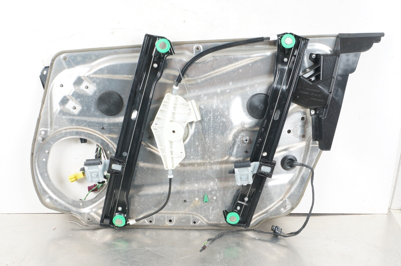 08-14 Mercedes W204 C250 C300 C350 Front Left Side Door Window Regulator OEM