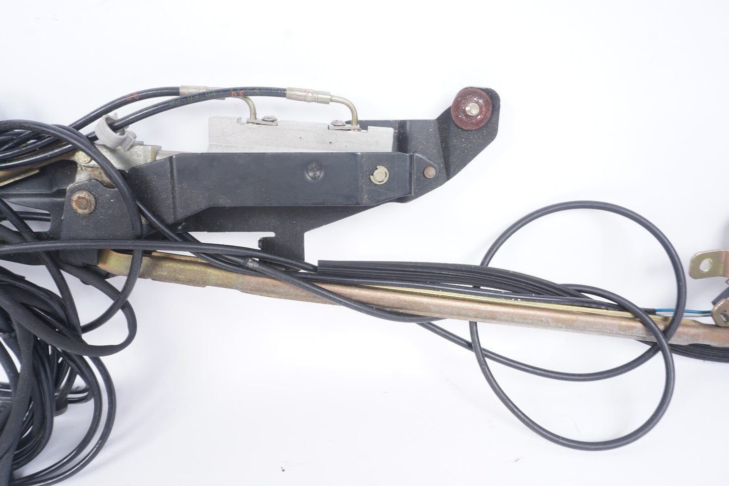 03-08 Mercedes SL500 R230 Convertible Roof Lock & Hydraulic Cylinder OEM