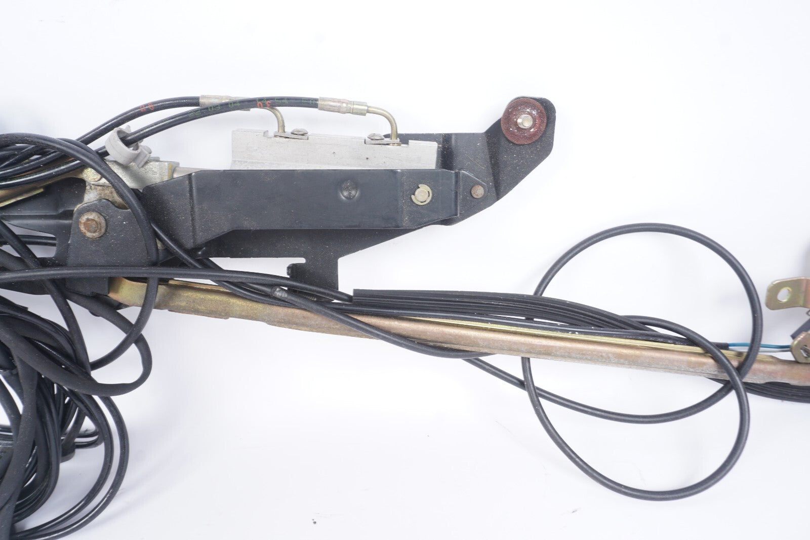 03-08 Mercedes SL500 R230 Convertible Roof Lock & Hydraulic Cylinder OEM