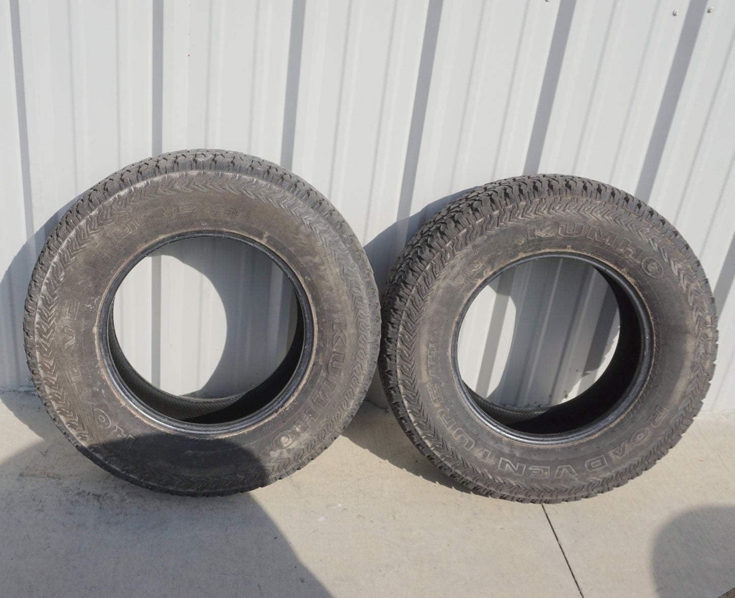 P275/70R17 Kumho Road Venture AT51 Takeoff 114 R Used 10/32 - PAIR