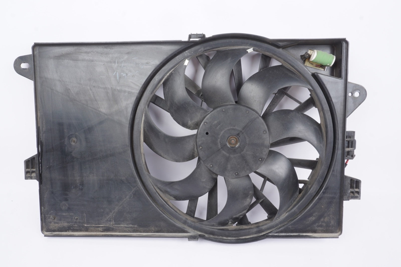 2012 - 2018 FIAT 500  FRONT RADIATOR COOLING FAN OEM  # 52014999AC