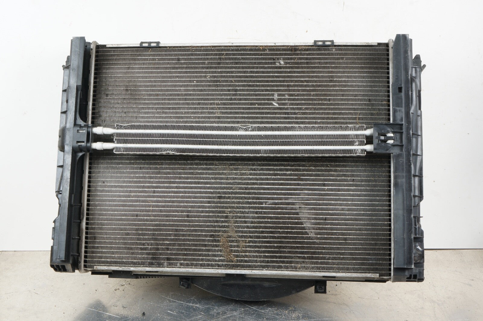 07-13 BMW E90 328i Engine Cooling Radiator Far Radiator Condenser