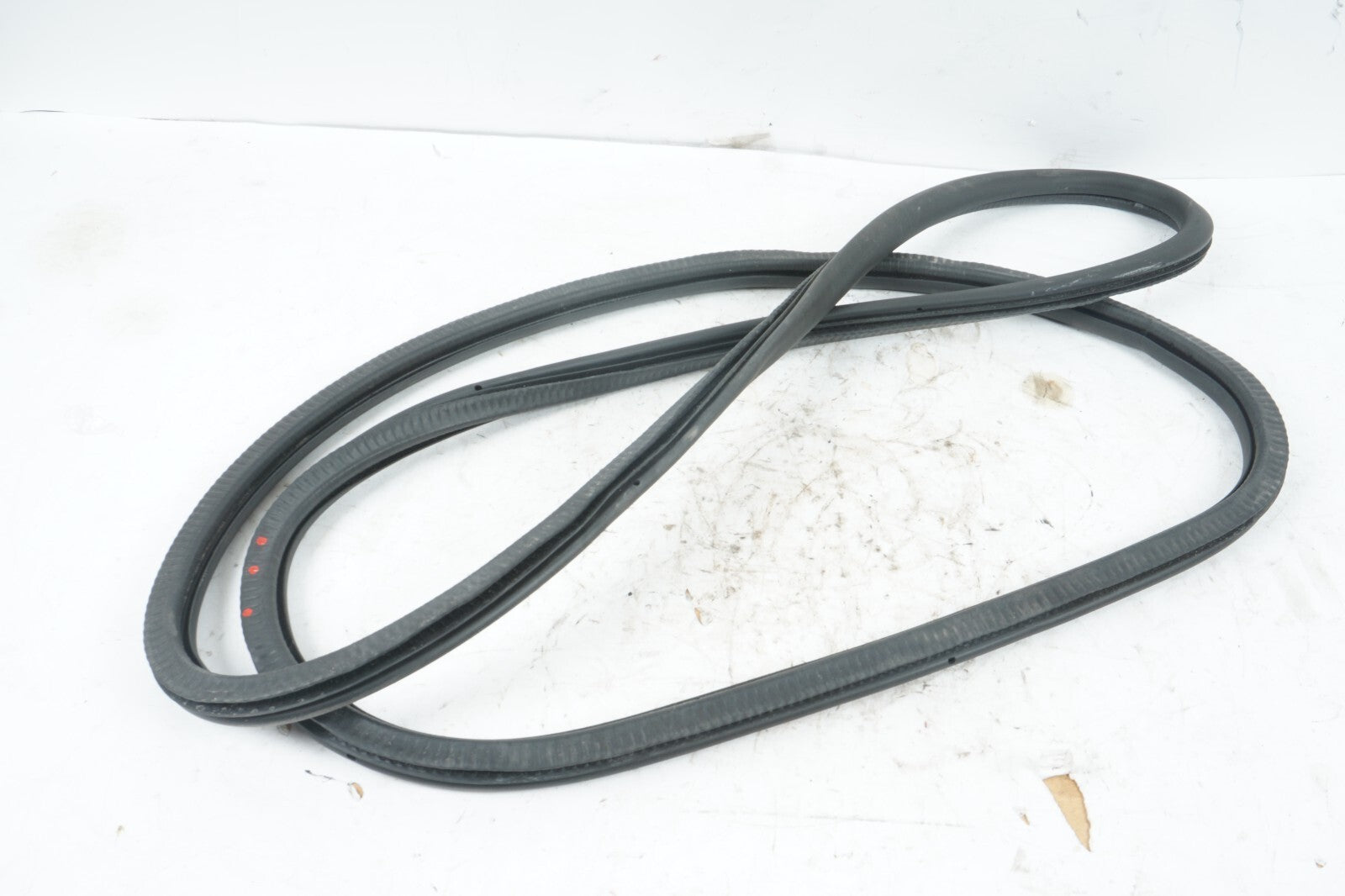 10 - 16 PORSCHE PANAMERA REAR LEFT DRIVER SIDE DOOR WEATHERSTRIP SEAL OEM