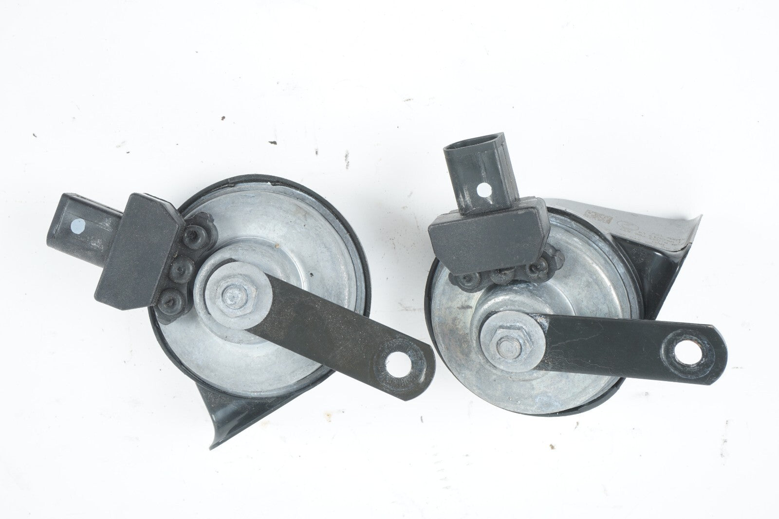 2012 - 2018 AUDI A7 HORN SIGNAL HIGH & LOW  OEM