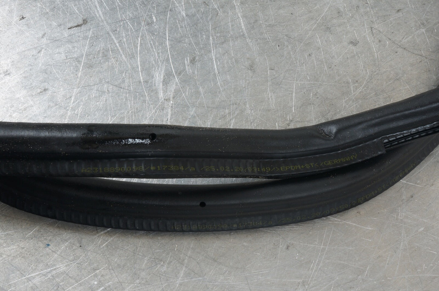 13-20 Mercedes SL450 SL550 R231 Front Hood Bonnet Weather Strip Seal