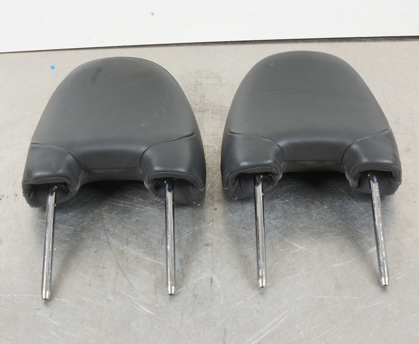 10-13 VOLVO C70 FRONT LEFT RIGHT SIDE SEAT HEADREST BLACK PAIR