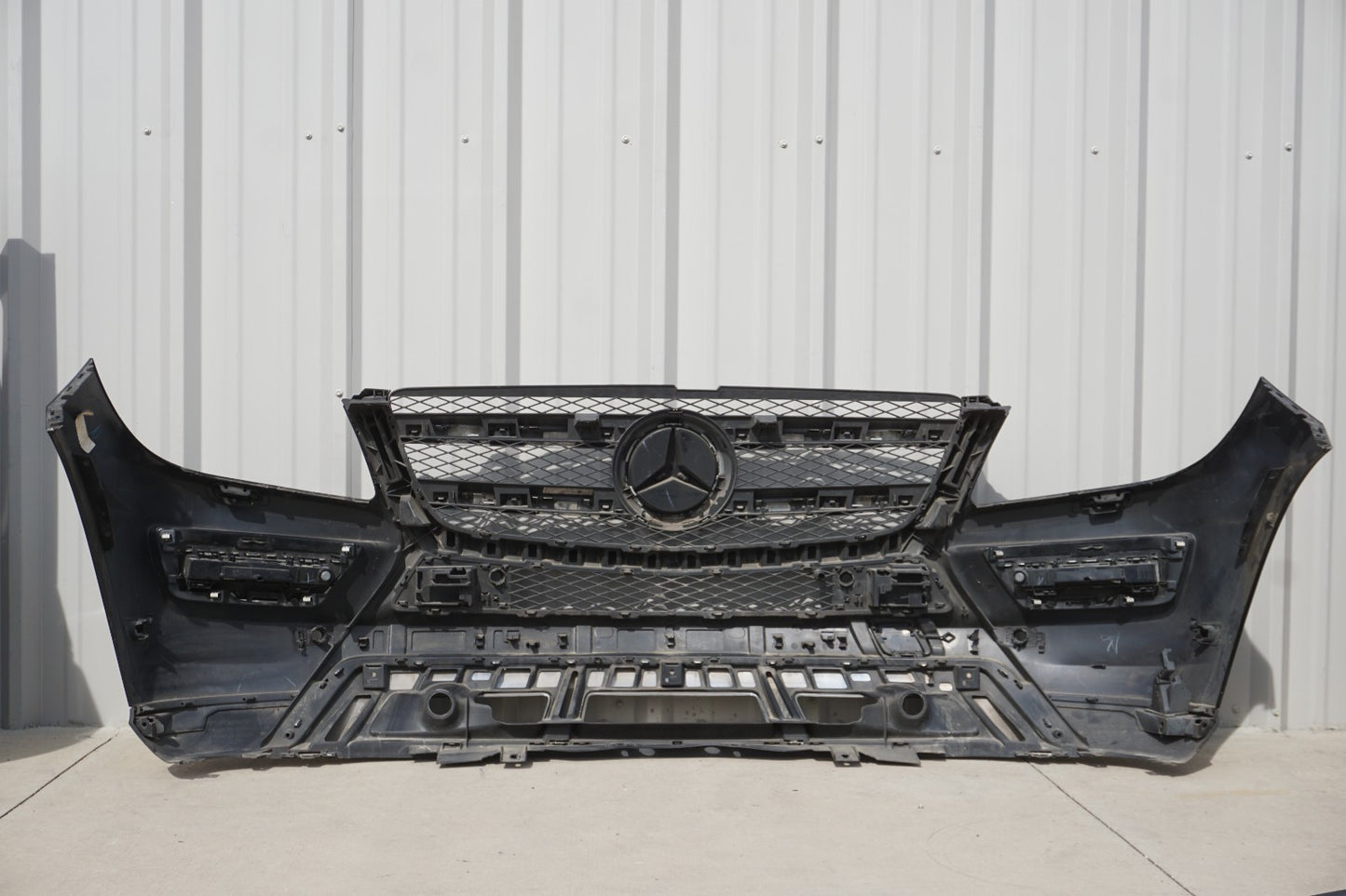 13-16 Mercedes GL450 Front Bumper Cover & Grille OEM