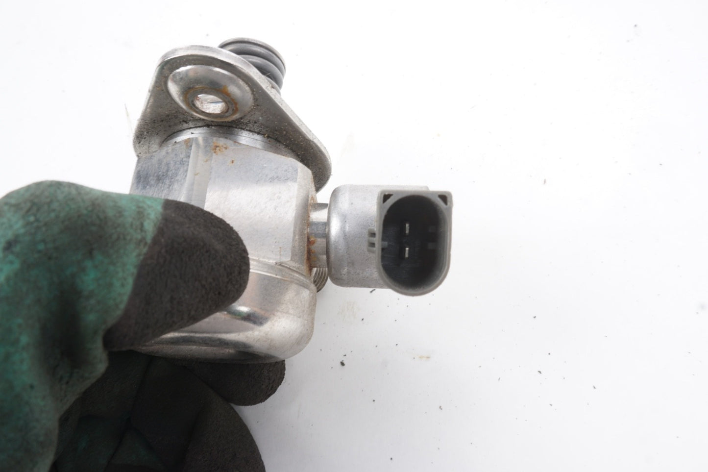 2009 - 2016 BMW 550i 650i 750i X5 X6 N63 High Pressure Fuel Pump OEM