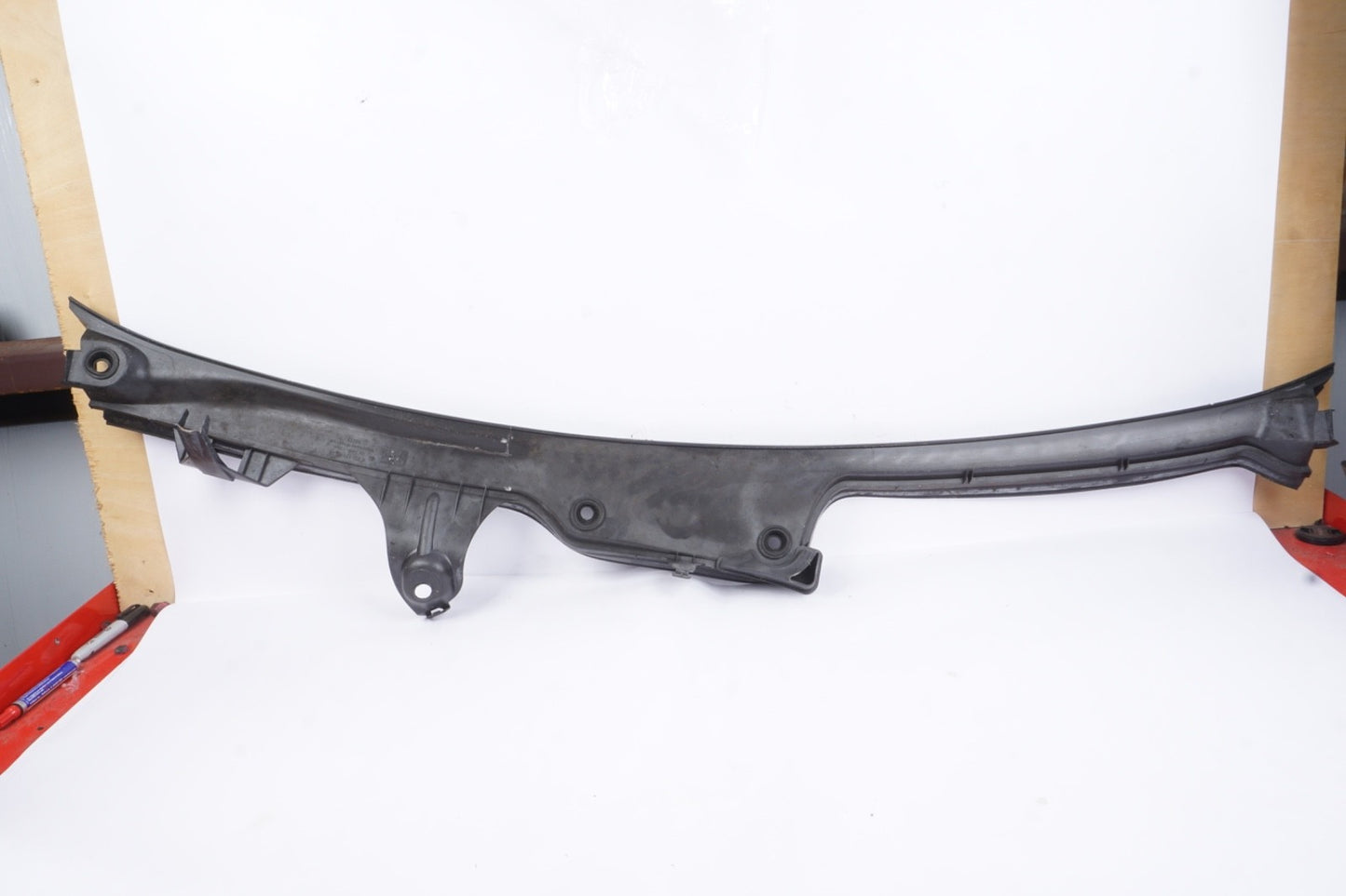 07-13 MERCEDES S550 W221 WINDSHIELD COWL PANEL BAFFLE WATER DRIP COVER OEM