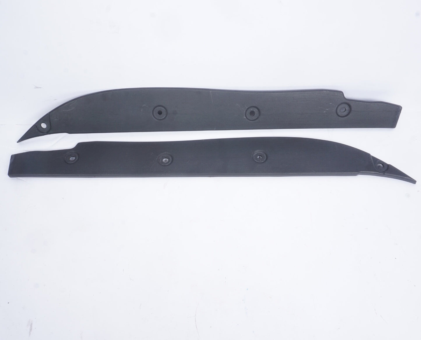 2011 - 2018 Porsche Cayenne Left Right Fender Seal Cover