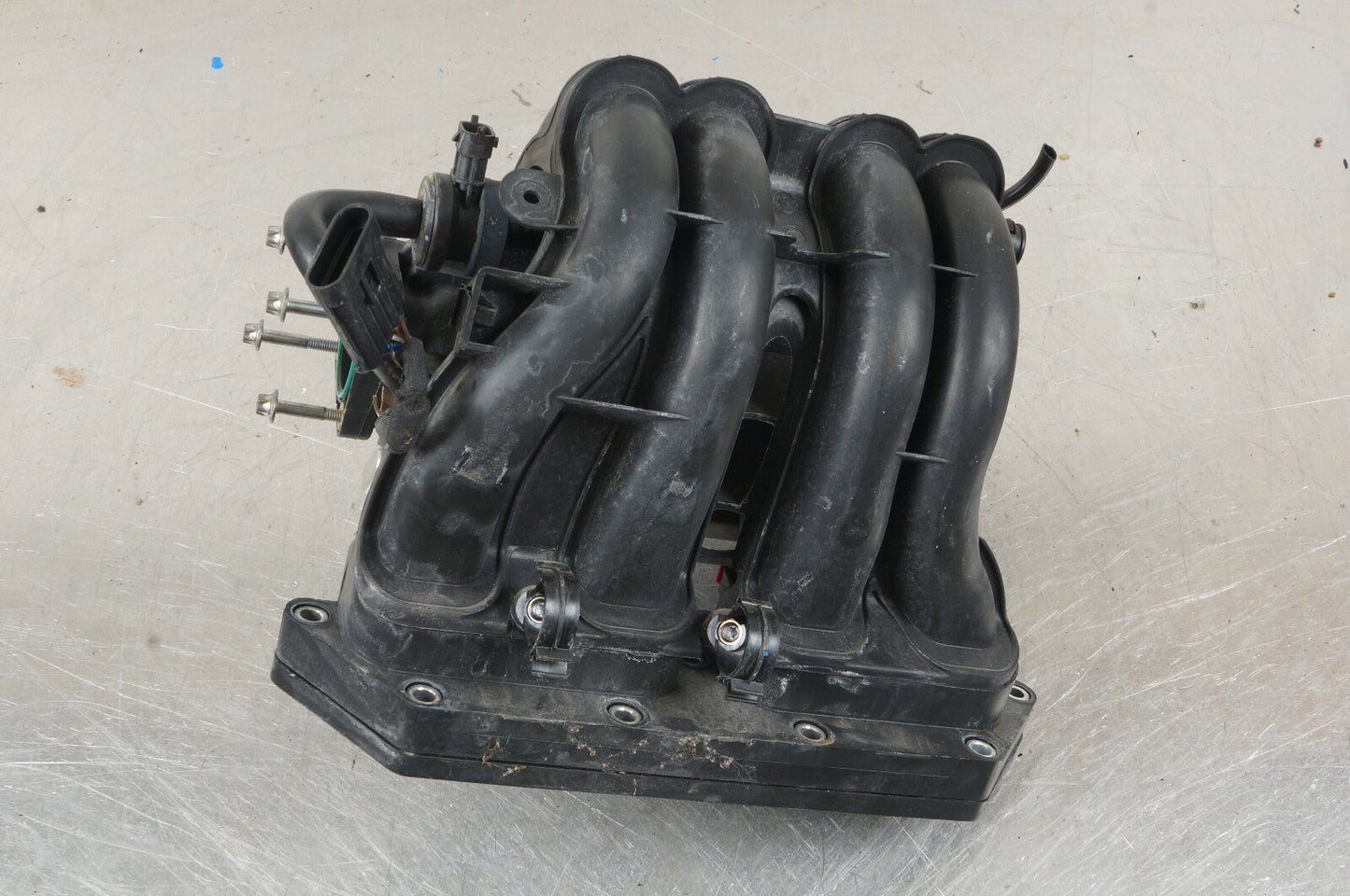 2012 - 2017 FIAT 500  INTAKE MANIFOLD 04892633 w/ INJECTORS NON TURBO