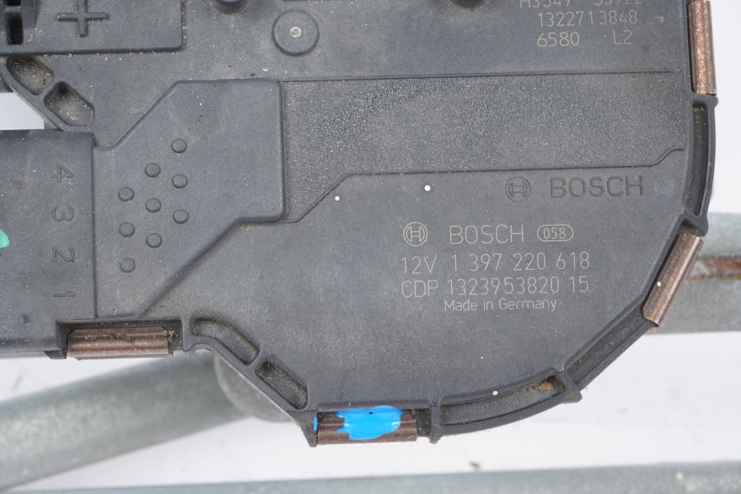 2011 - 2017 Audi A8L A8 Windshield Wiper Motor & Linkage Transmission OEM