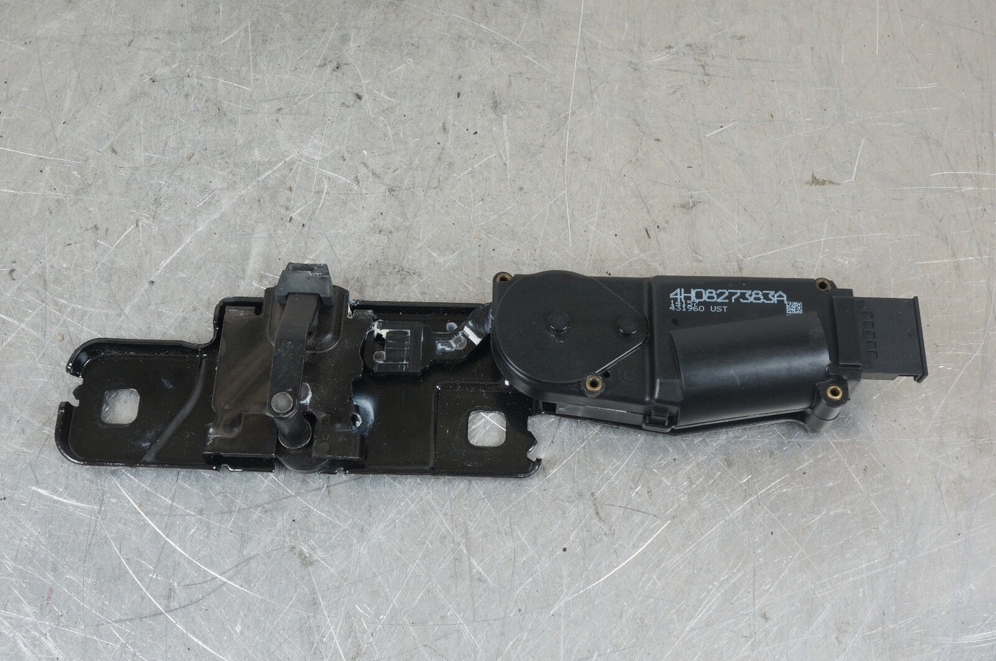 2011 - 2020 BENTLEY MULSANNE LID LATCH LOCK ACTUATOR STRIKER PLATE OEM