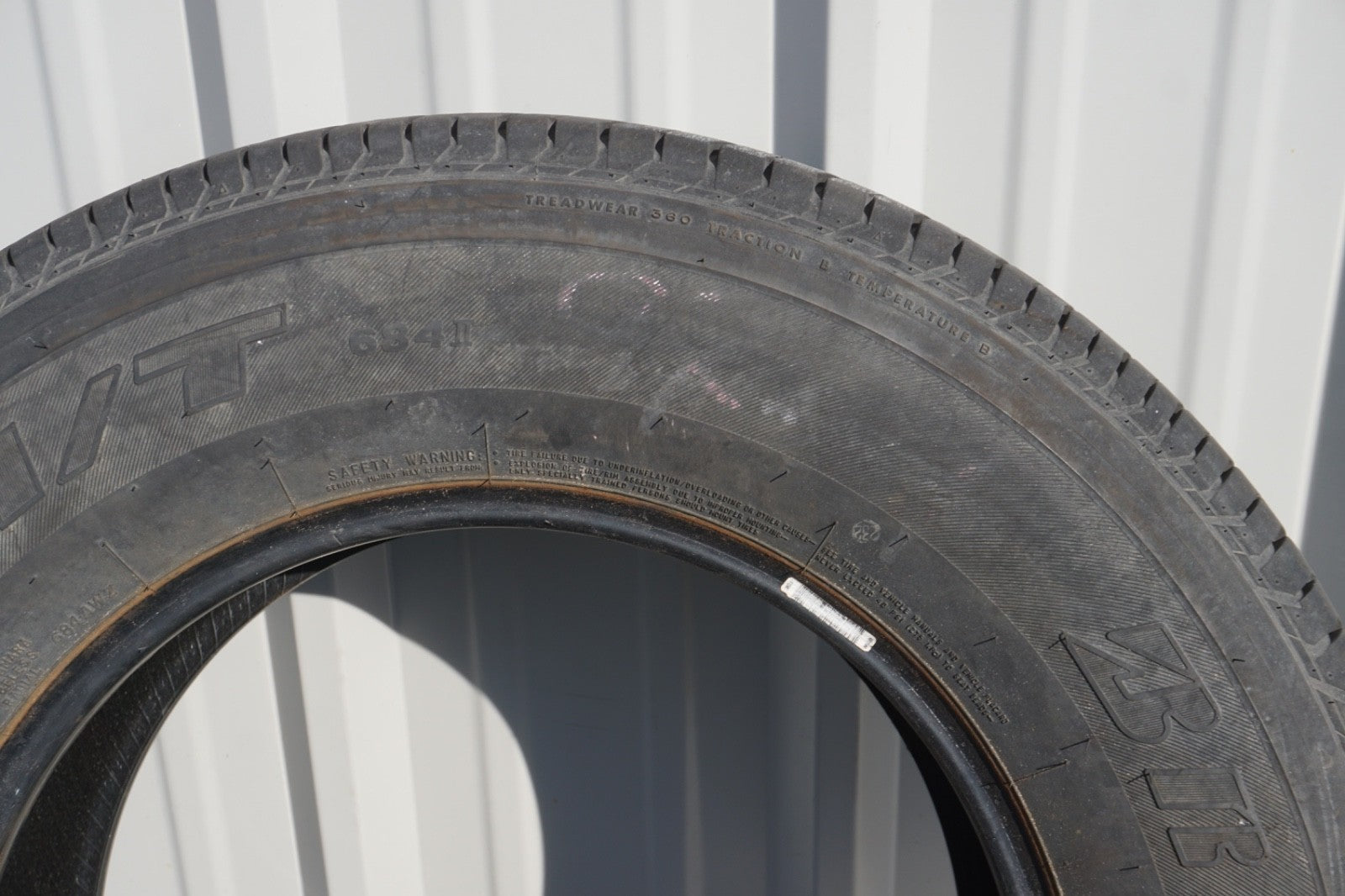 Used 255/70R17 Bridgestone Dueler H/T 684 II 110S - 6/32 - Tire