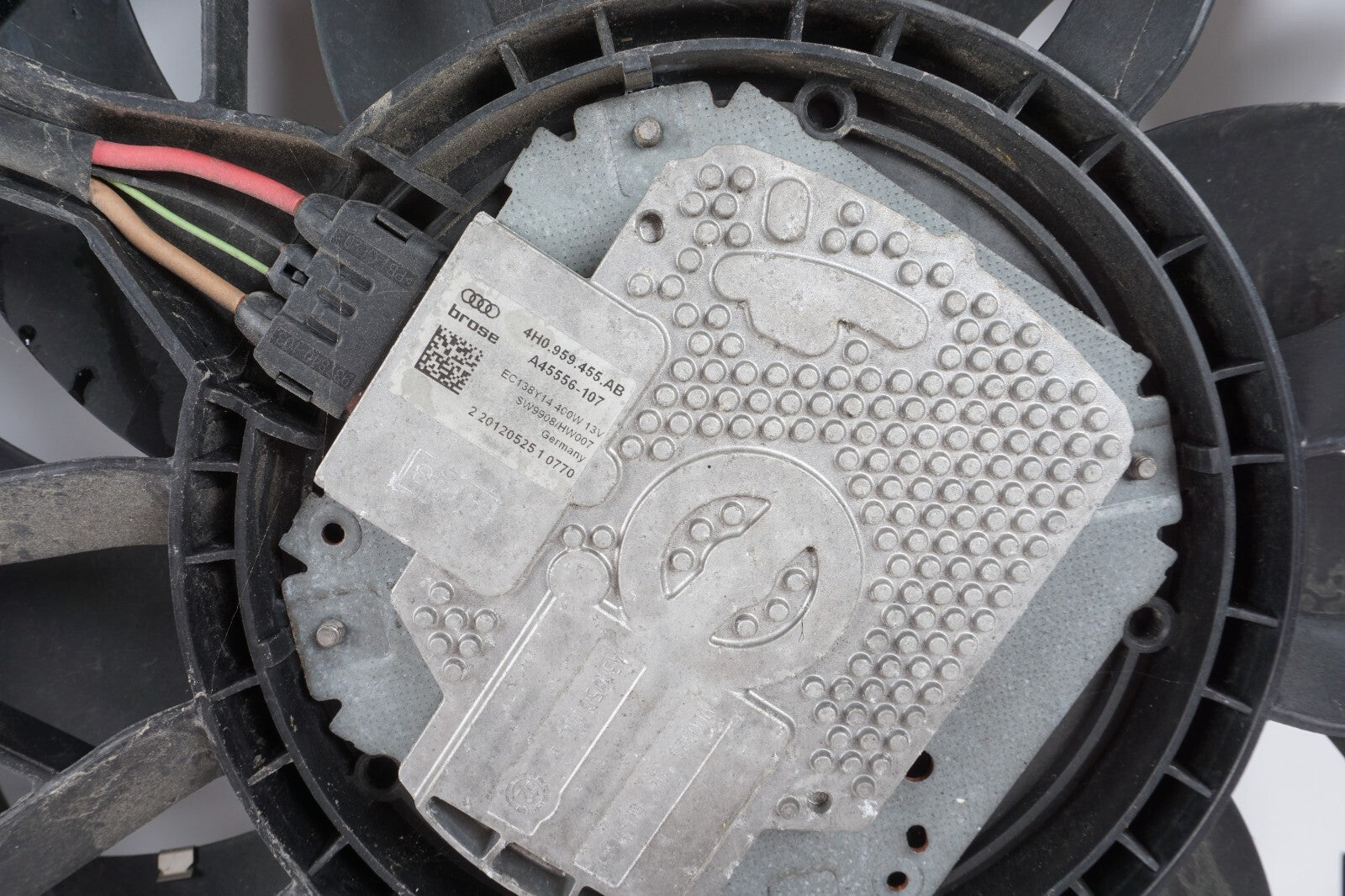 11-17 AUDI A8L A8 3.0L ENGINE COOLING FAN MOTOR W/ SHROUD OEM