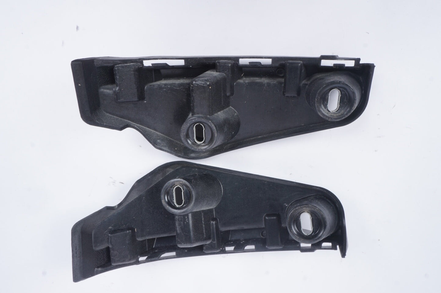 2010 - 2013 Mercedes Benz E Class C207 Bracket Support Mount Bumper Rear Oem