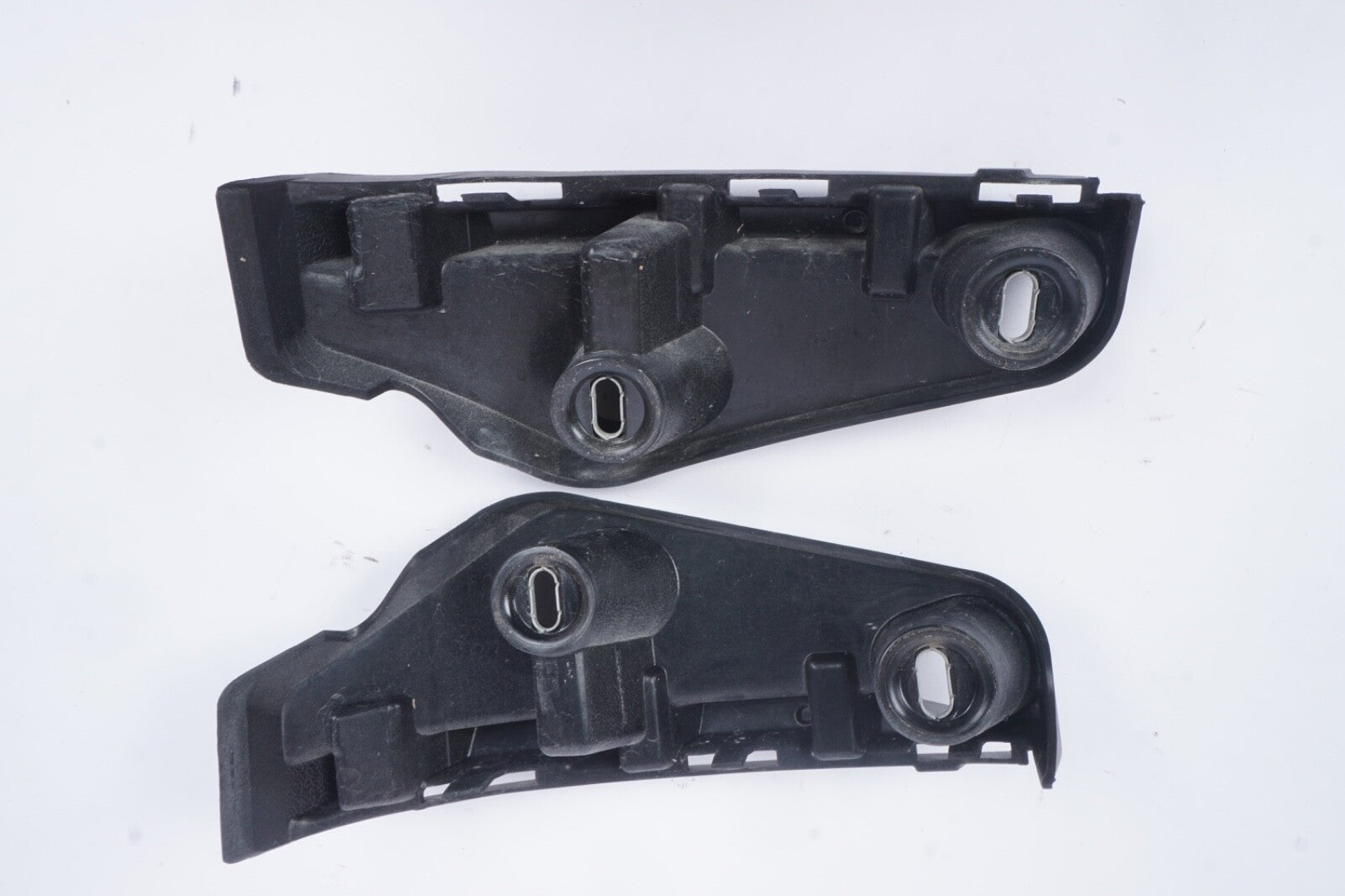 2010 - 2013 Mercedes Benz E Class C207 Bracket Support Mount Bumper Rear Oem