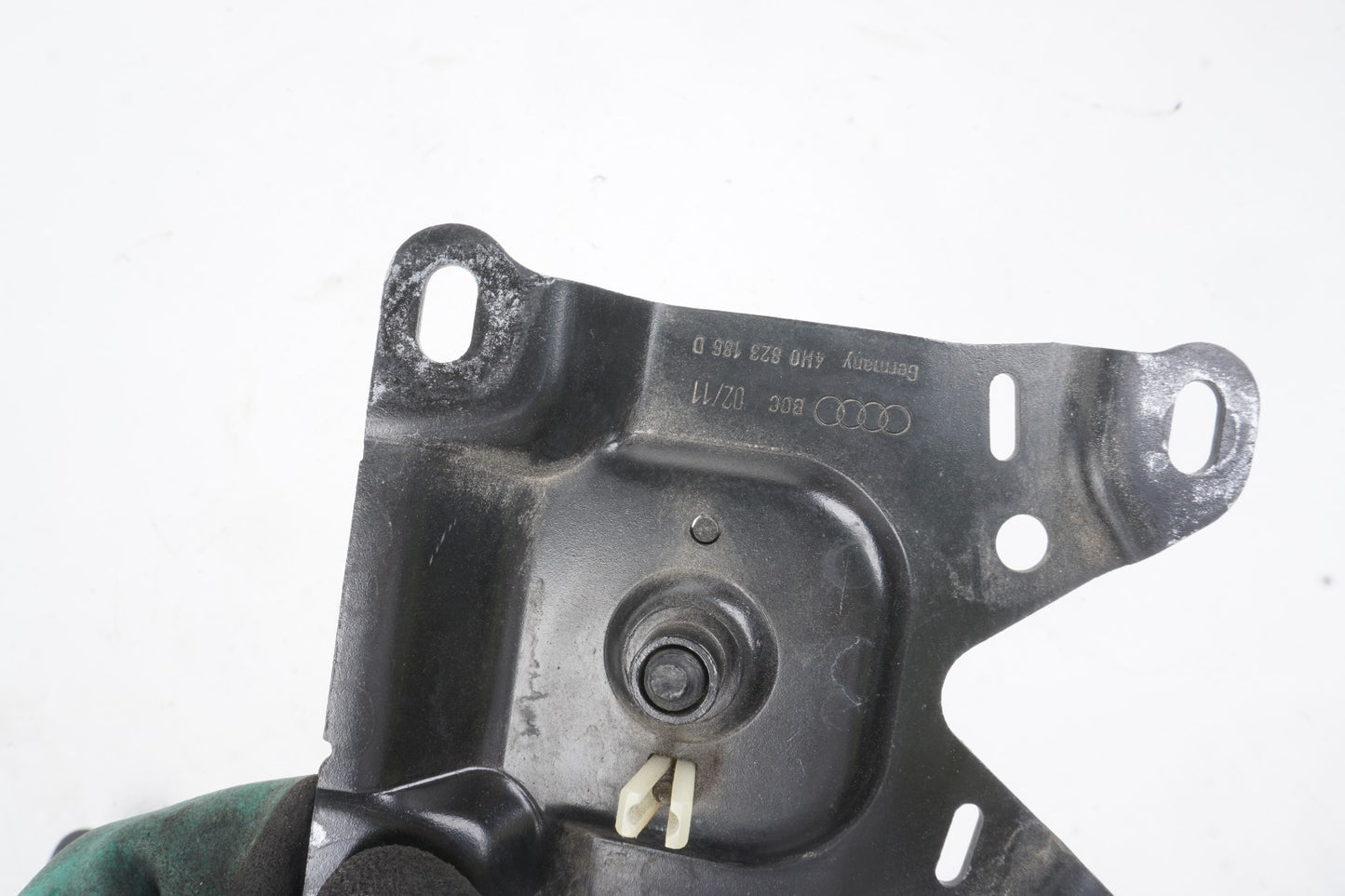 2011-2018 Audi A8 A8L Hood Bonnet Lock Latch Striker Set 4H0823186D OEM
