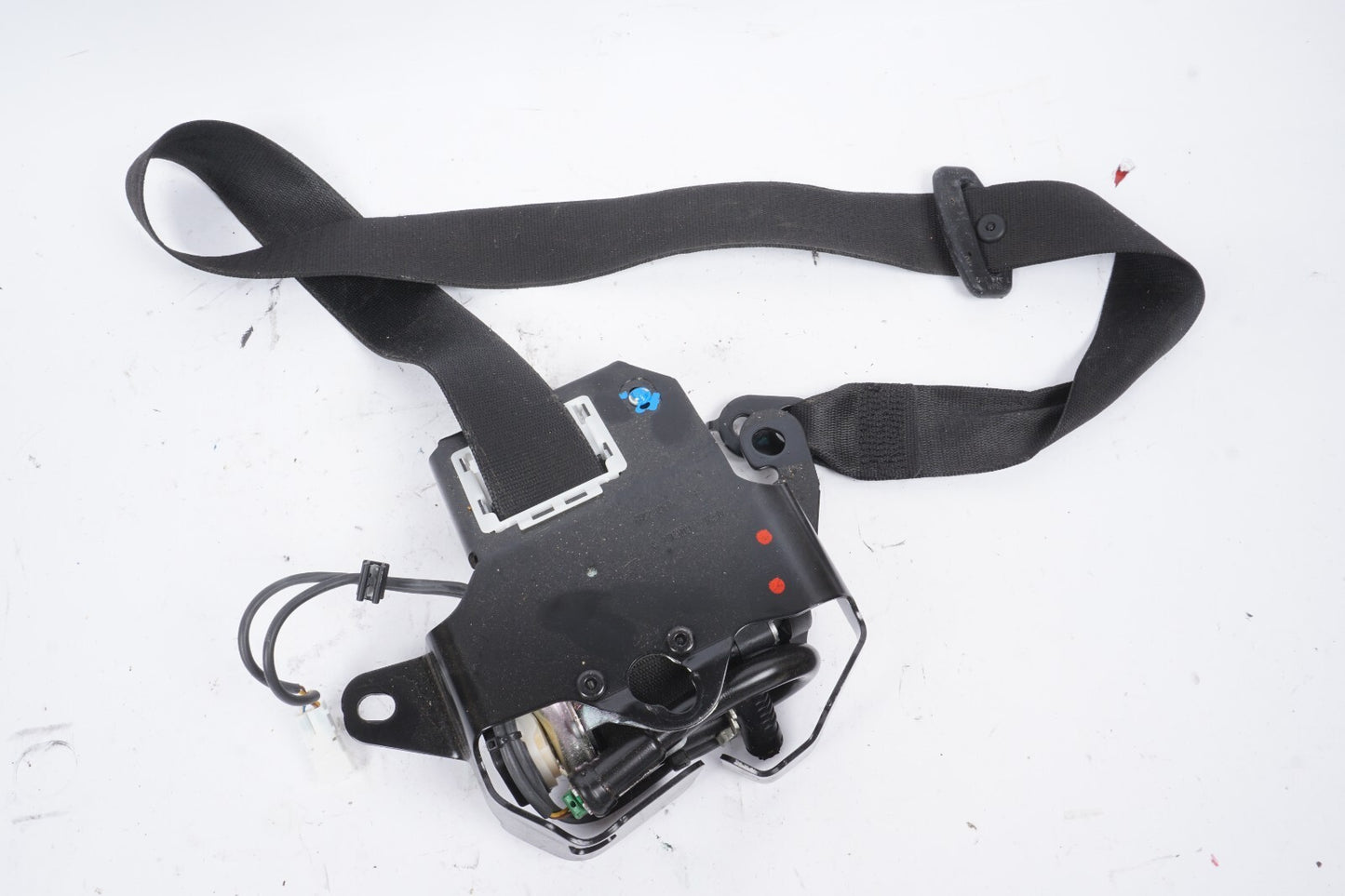13-15 BMW 650i 640i Front Right Passenger Seat Belt Retractor OEM