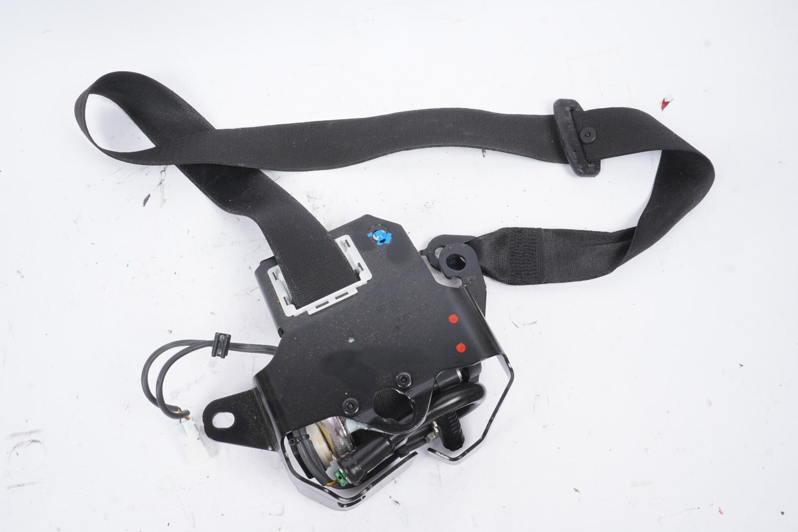 13-15 BMW 650i 640i Front Right Passenger Seat Belt Retractor OEM