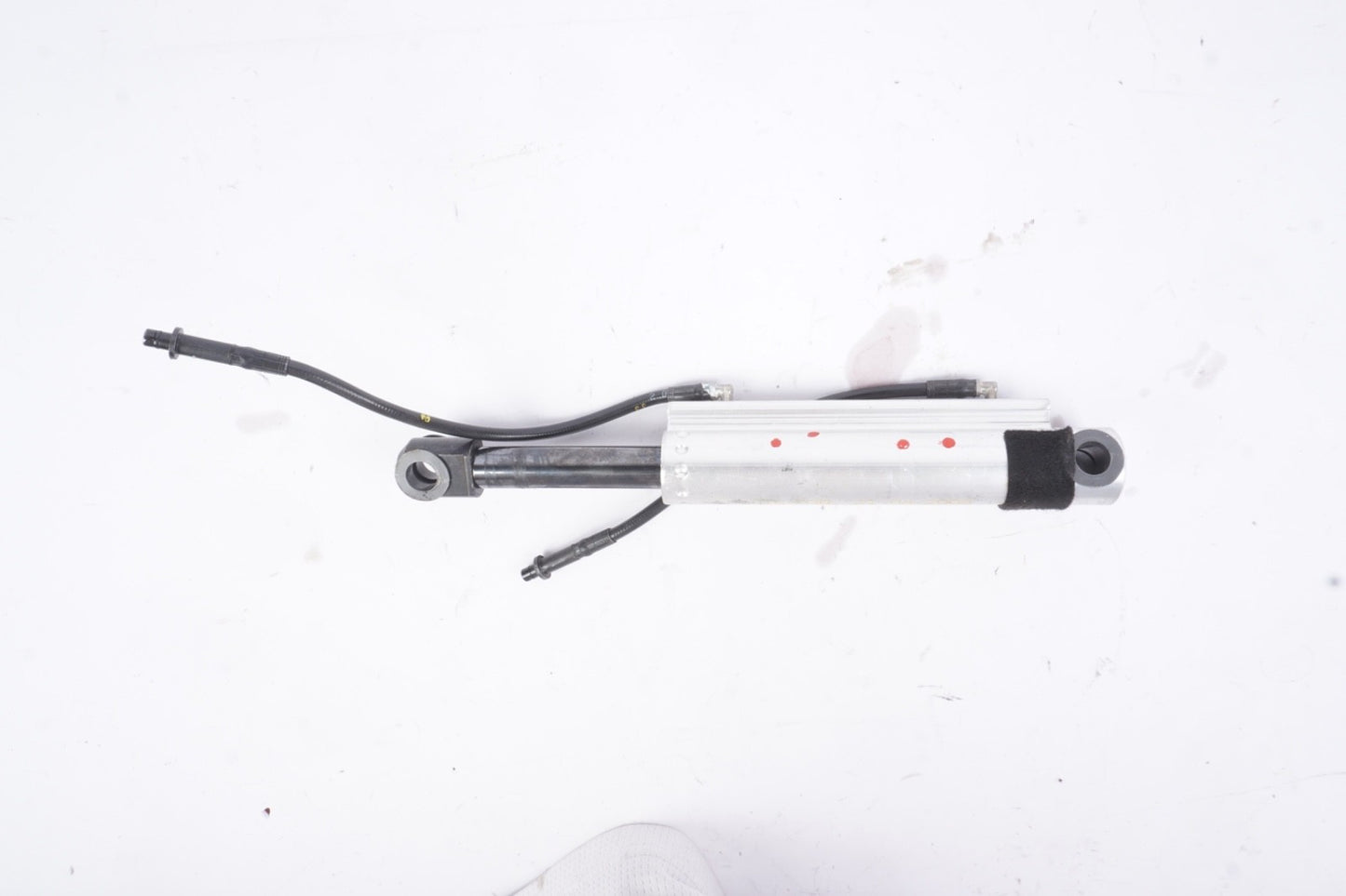 2006 - 2013 VOLVO C70 ROOF HYDRAULIC SHOCK LINE RIGHT PASSENGER SIDE 33 34 OEM