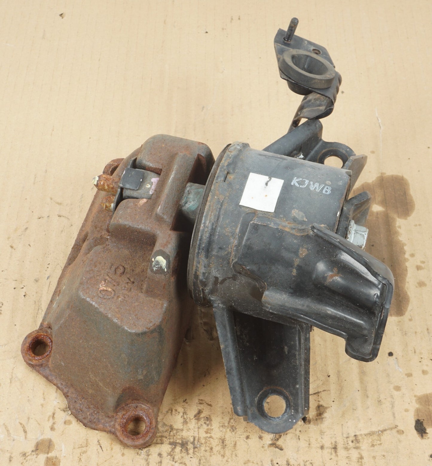 2013-2018 HYUNDAI SANTA FE ENGINE MOUNT BRACKET OEM