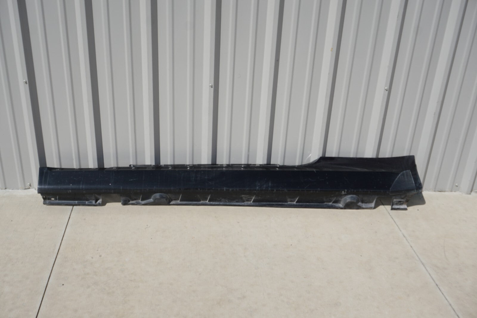 2004 - 2007  BMW 650i E63 E64 Rocker Panel Skirt Molding Left Driver Side OEM