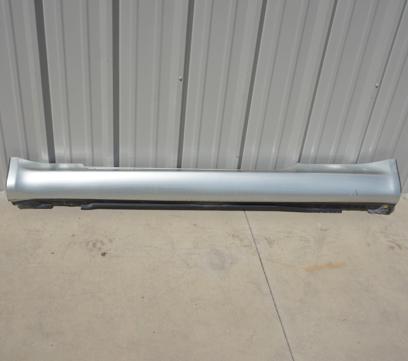 2002 - 2005 LEXUS SC430 Z40 LEFT DRIVER SIDE ROCKER PANEL SKIRT MOLDING SILVER