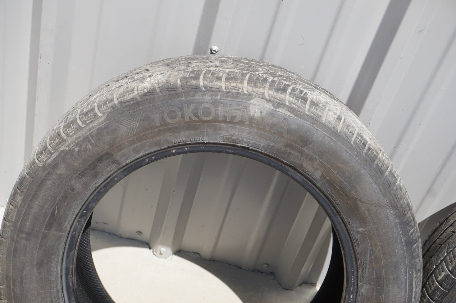 PAIR Used-235/60 R18 Yokohama Avid Ascend LX 103 H 8/32 DOT 4421
