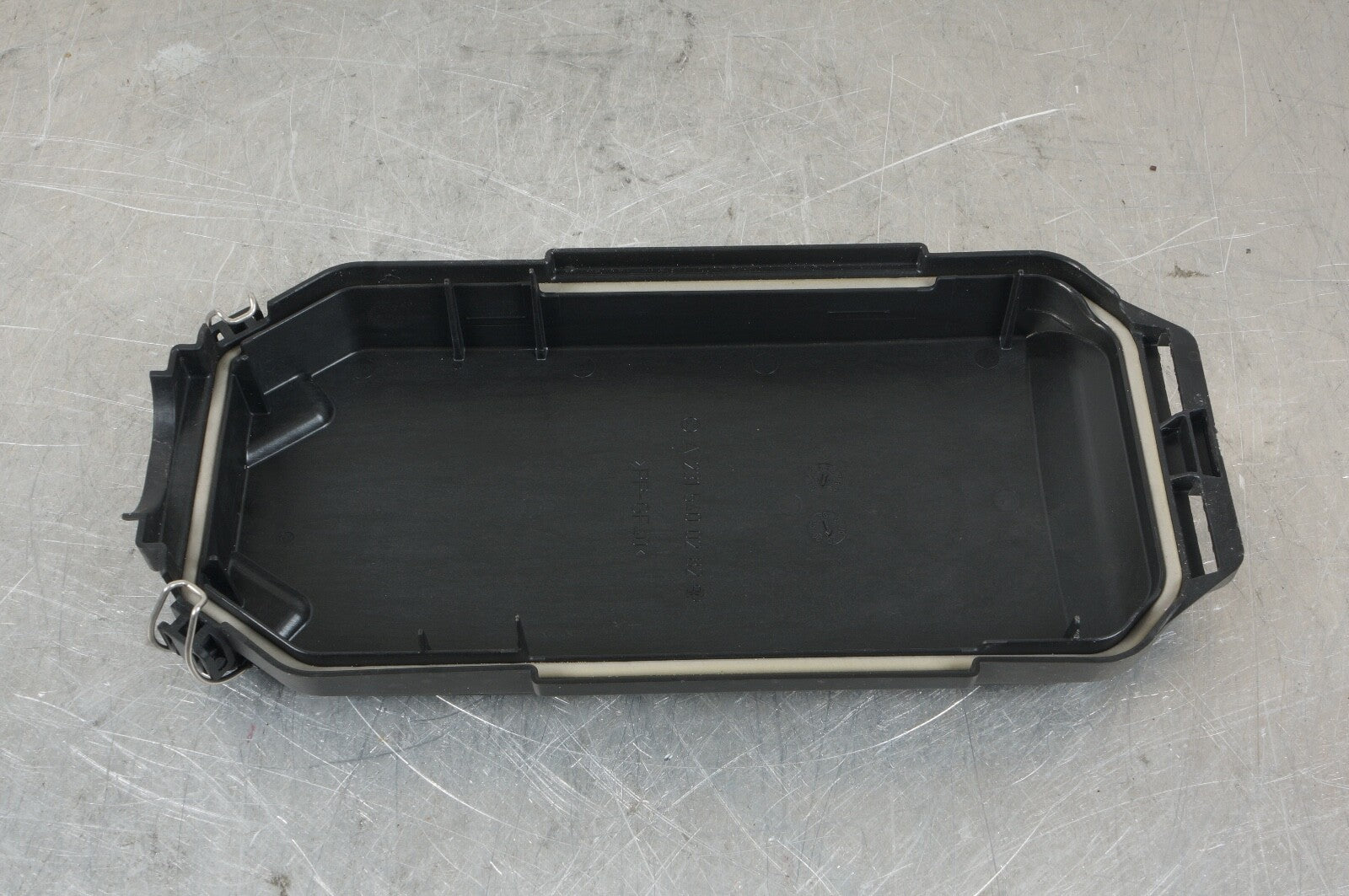 MERCEDES R231 SL-CLASS RIGHT ENGINE MOTOR BAY COMPUTER RELAY FUSE BOX COVER