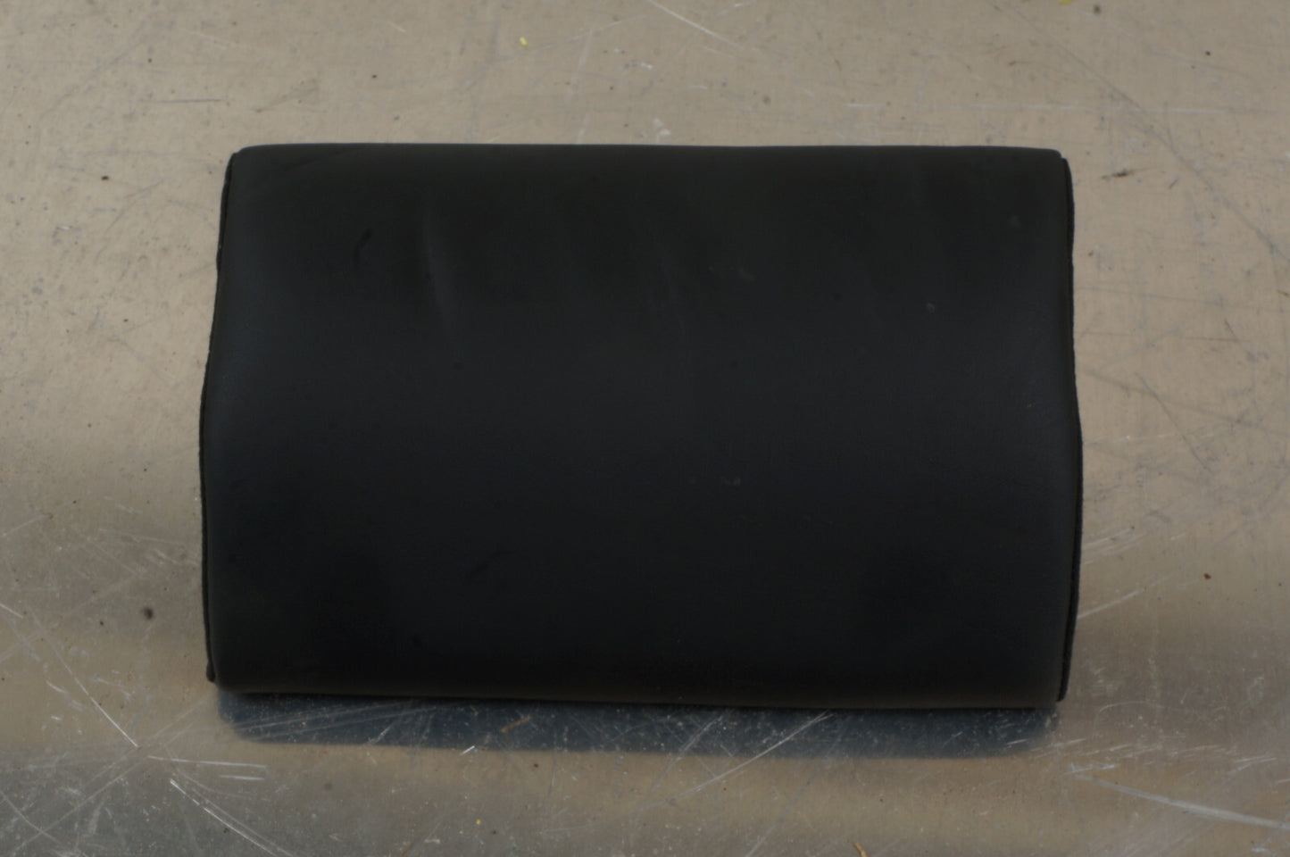 07-09 MERCEDES S550 W221 REAR SEAT CUSHION ARMREST TOP COVER OEM