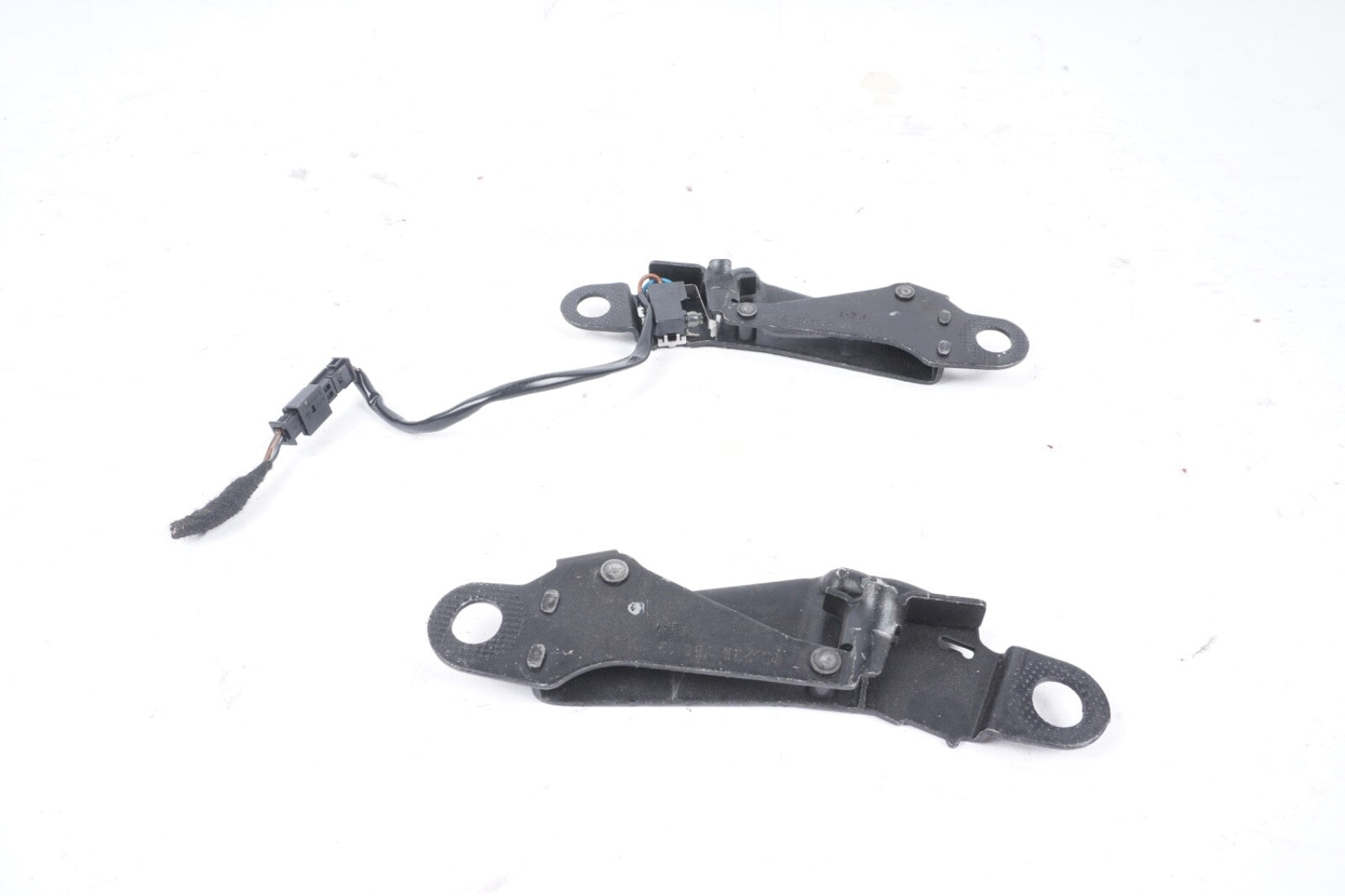2003 - 2006 MERCEDES SL500 R230 ROADSTER LEFT & RIGHT UPPER ROOF LOCK STRIKERS