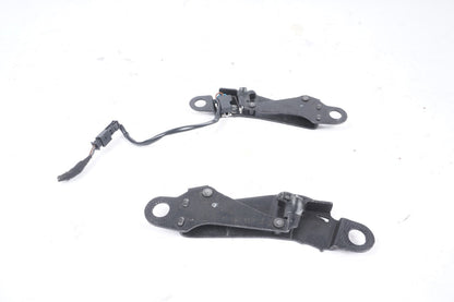 2003 - 2006 MERCEDES SL500 R230 ROADSTER LEFT & RIGHT UPPER ROOF LOCK STRIKERS