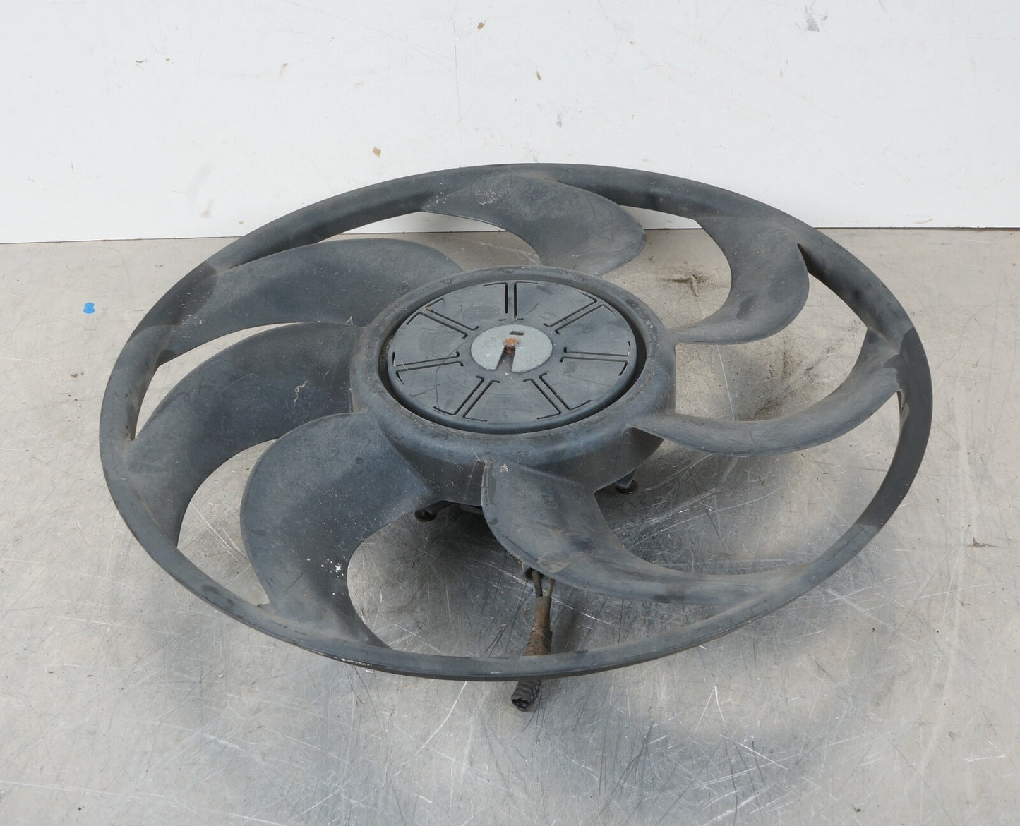 10-17 Chevrolet Equinox 2.4L Radiator Cooling Fan Motor Assembly 22980448 OEM