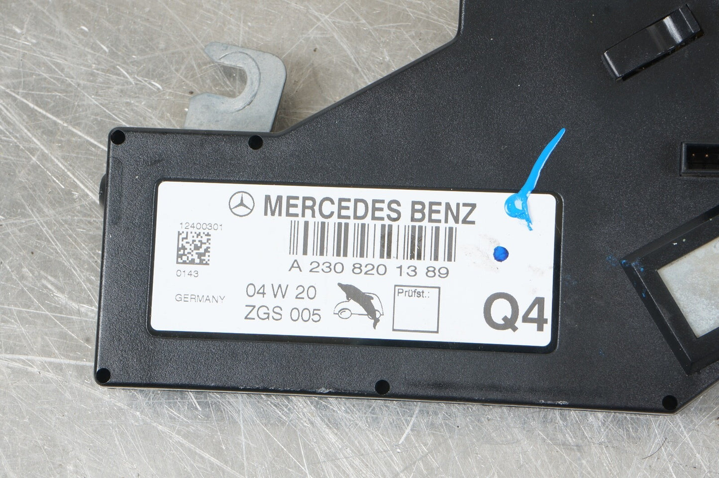 2003-2006 Mercedes SL500 Front Left Right Side Antenna Amplifier OEM 2308201489