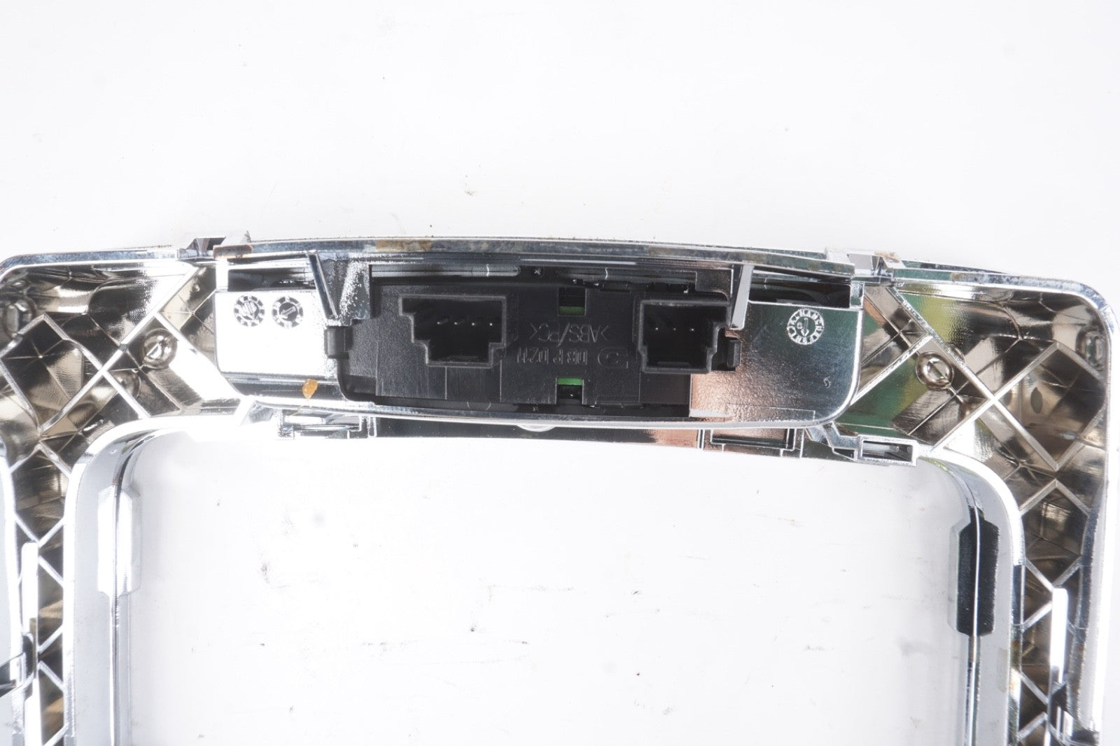 2010 - 2013 Mercedes W207 E350 Center Console Gear Shifter Trim OEM
