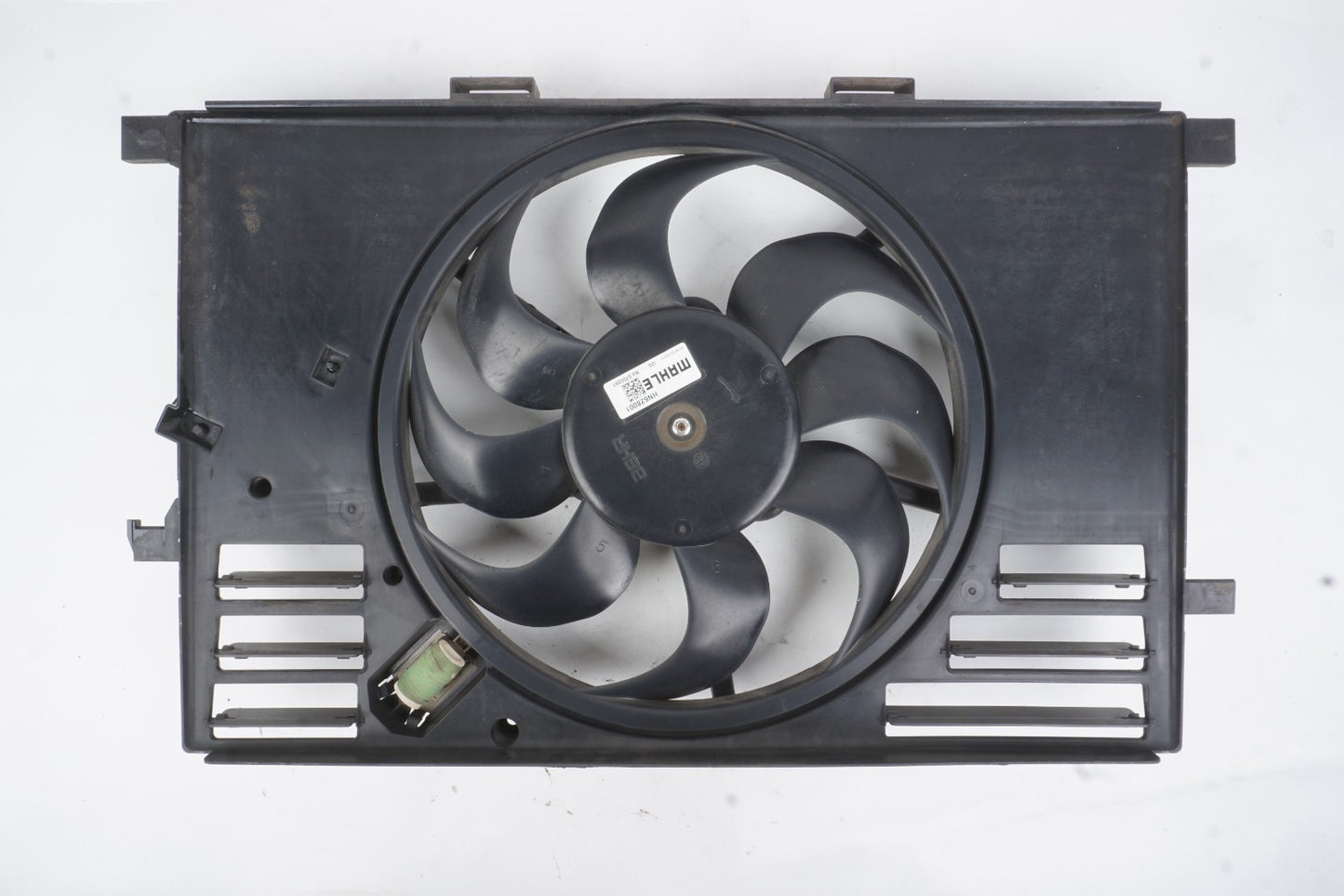 2015-2018 Jeep Renegade 2.4l  Engine Radiator Cooling Fan Motor Assembly OEM
