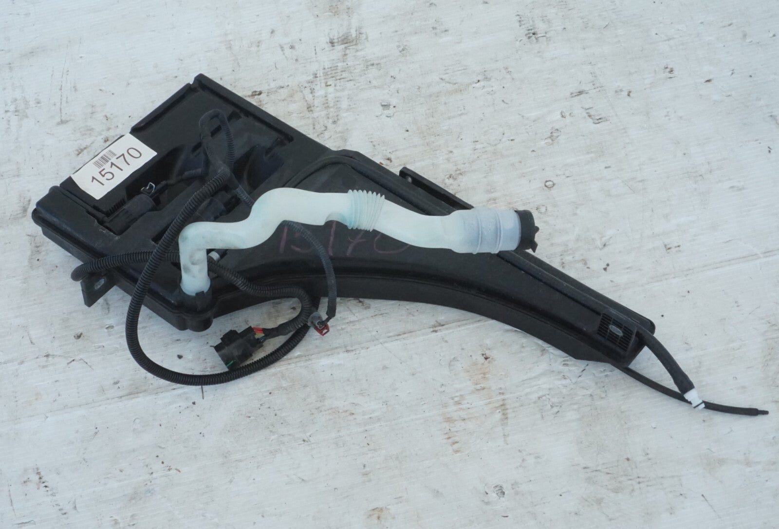 14 - 20 MASERATI QUATTROPORTE WINDSHIELD WASHER FLUID RESERVOIR TANK OEM
