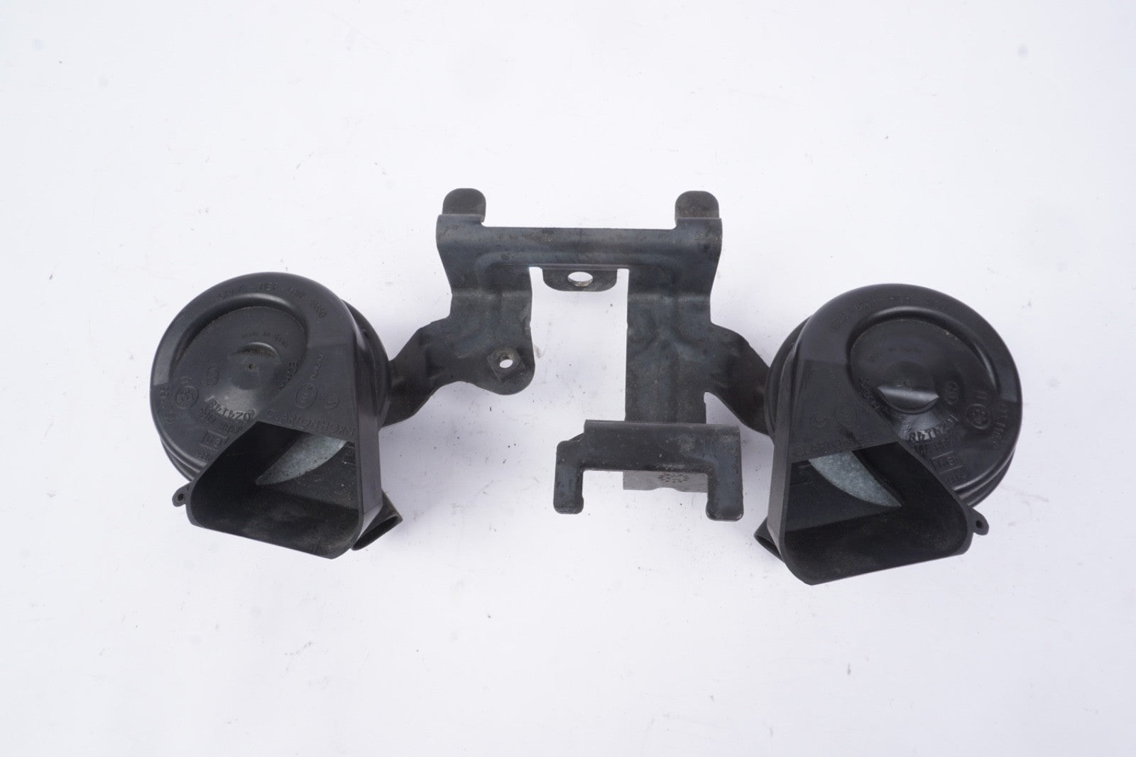 2011 - 2017 AUDI A8L HORN SIGNAL W/ BRACKET SET OF 2 OEM
