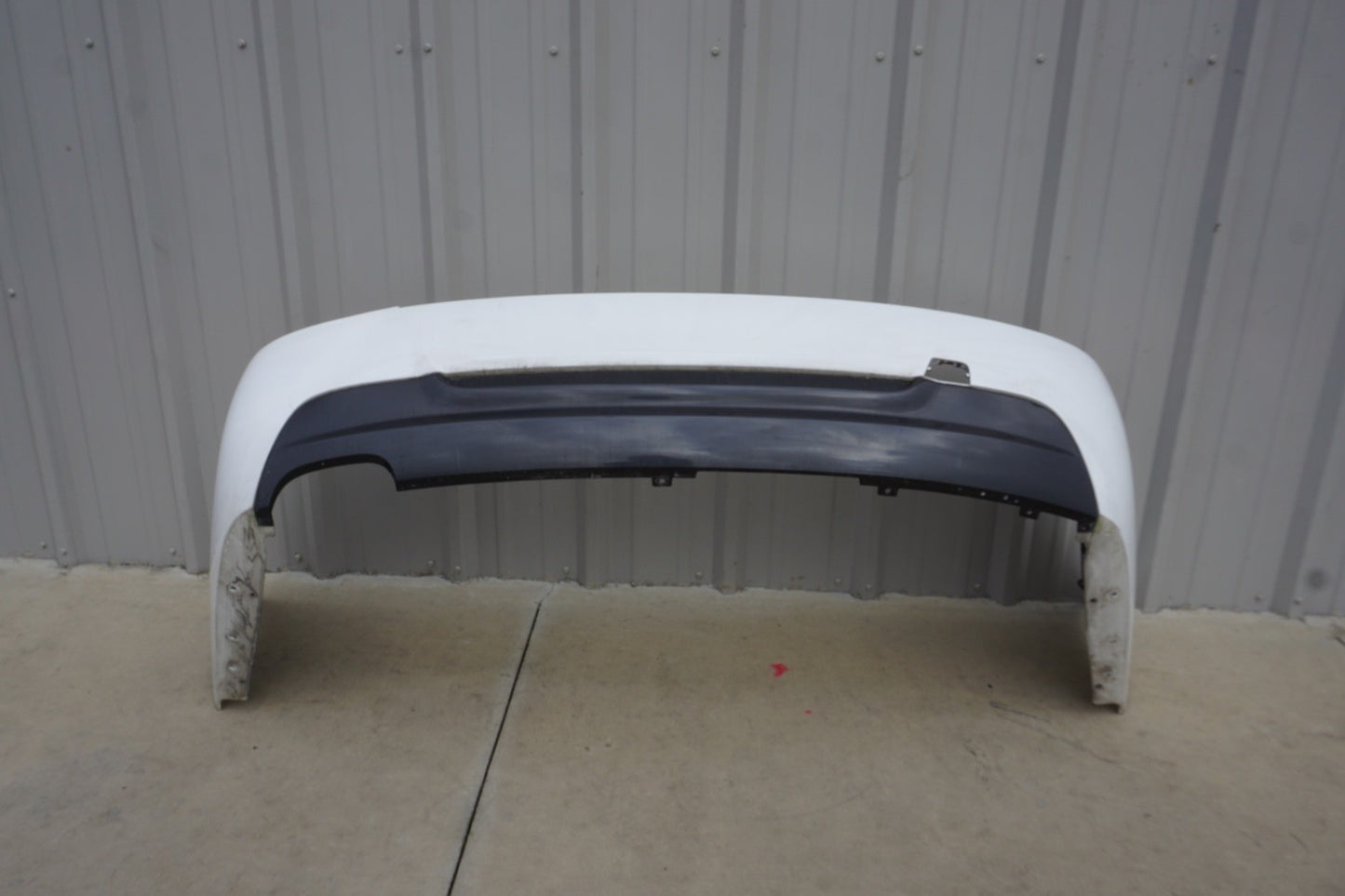 09  - 12 BMW E92 E93 COUPE CONVERTIBLE 328I 335I REAR BUMPER COVER WHITE OEM