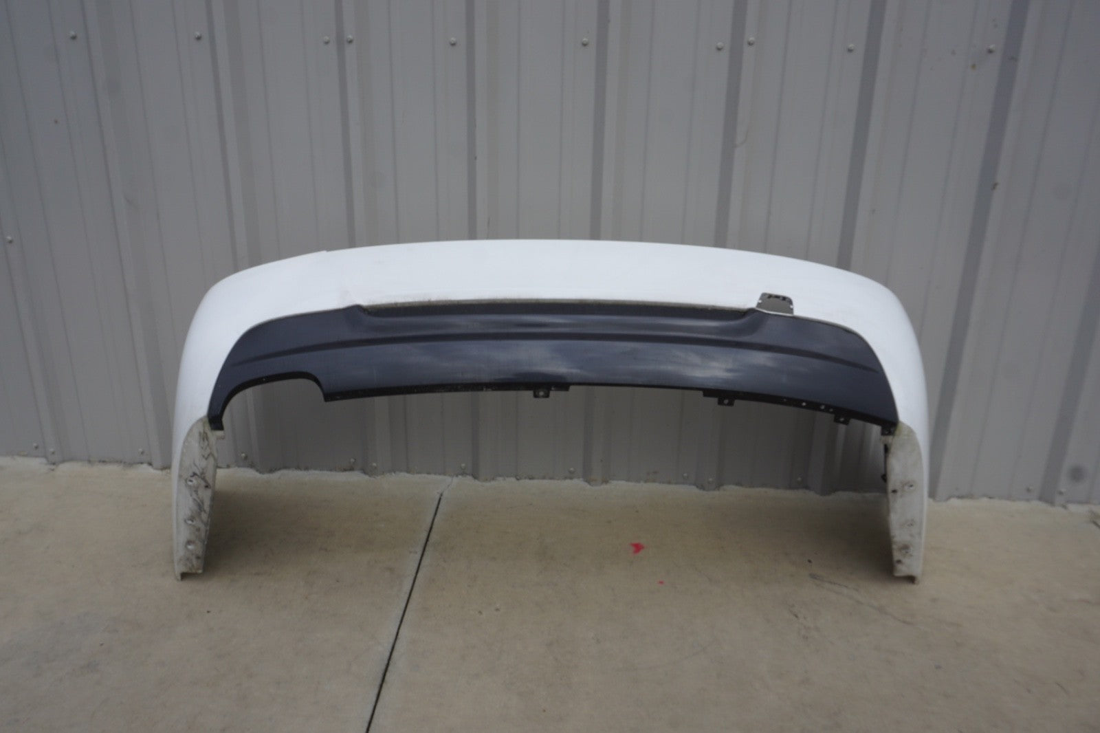 09  - 12 BMW E92 E93 COUPE CONVERTIBLE 328I 335I REAR BUMPER COVER WHITE OEM