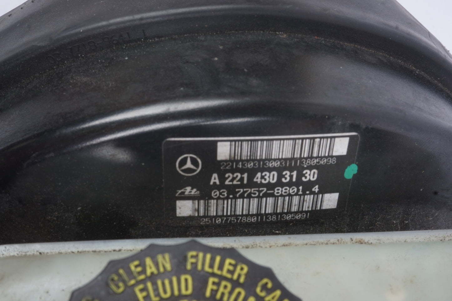 10-13 Mercedes W221 S550 S350 Brake Master Cylinder Power Booster 2214303130 OEM