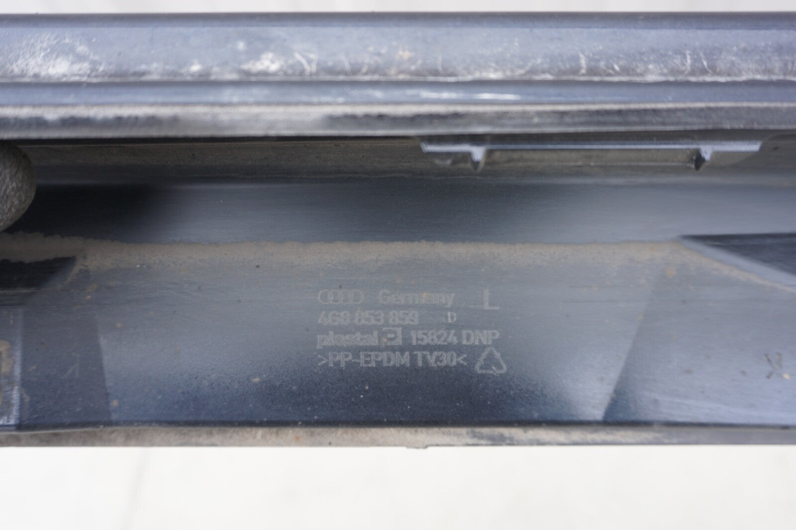 2012 - 2018 AUDI A7 LEFT DRIVER SIDE ROCKER PANEL SKIRT MOLDING 4G8853855
